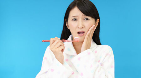 6 unhealthy oral habits that damage teeth