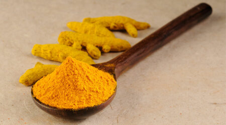 7 home remedies to fight skin problems and improve skin health