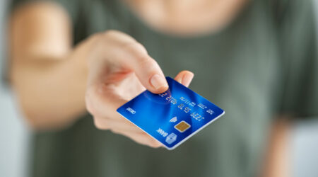 8 credit card habits to avoid