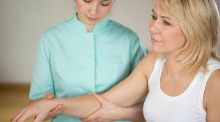 6 similar and easy-to-miss signs of Parkinson’s and TD